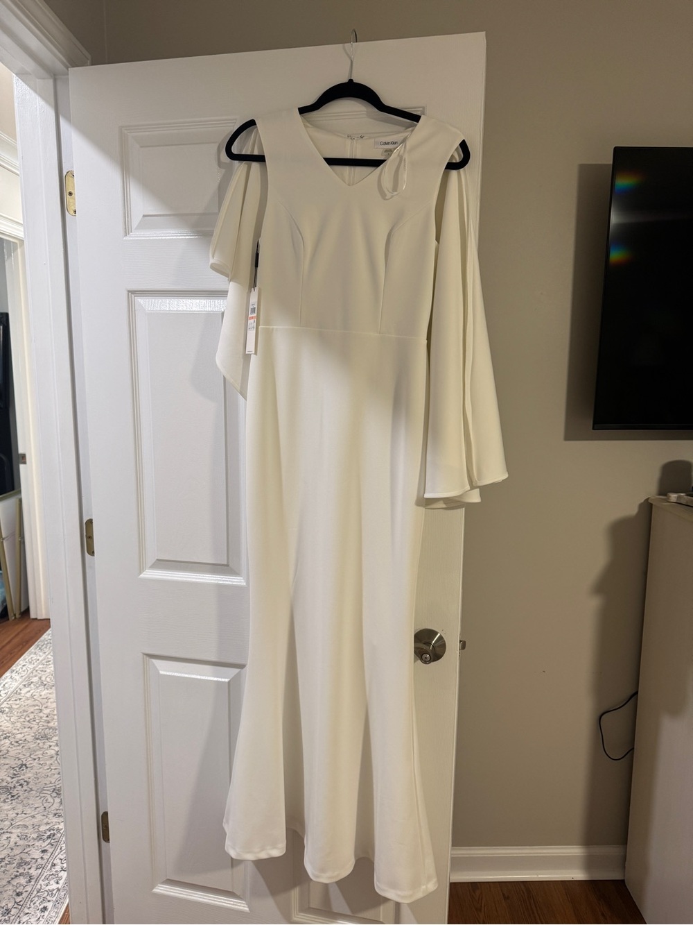 Calvin Klein Ivory Cold-Shoulder Long Sleeve Gown sleeve cape